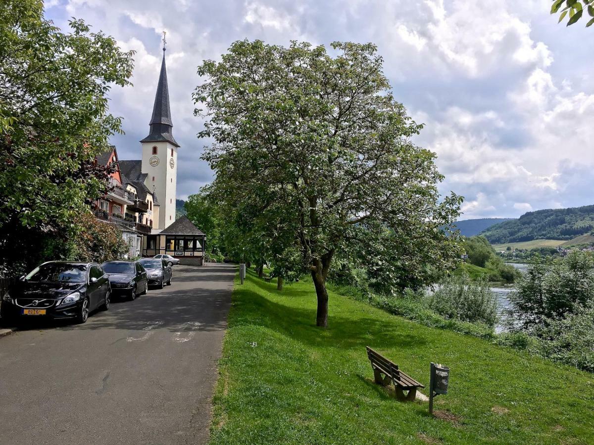 Gaestehaus Hoffmann Farschweiler Luaran gambar